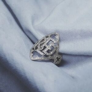 Taylor Swift Silver Filigree Spade Ring